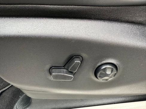 Certified 2023 Chrysler Pacifica Touring-L FWD image 24