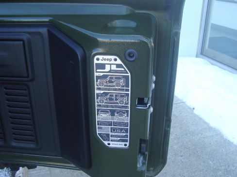 Used 2023 Jeep Wrangler Unlimited Sport image 15