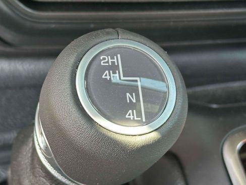 Used 2025 Jeep Wrangler Unlimited Sahara AWD/4WD image 28