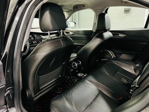 Used 2019 Alfa Romeo Giulia Ti RWD image 28