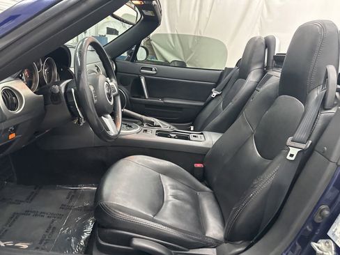 Used 2009 MAZDA MX-5 Miata Grand Touring RWD image 16