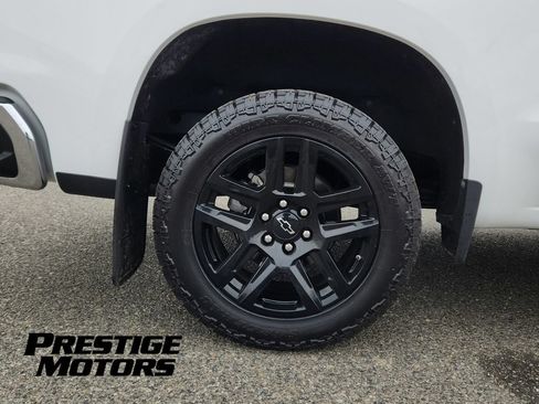 Used 2019 Chevrolet Silverado 1500 LTZ w/ LTZ Premium Package AWD/4WD image 9