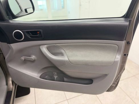 Used 2010 Toyota Tacoma 4x4 Regular Cab image 16