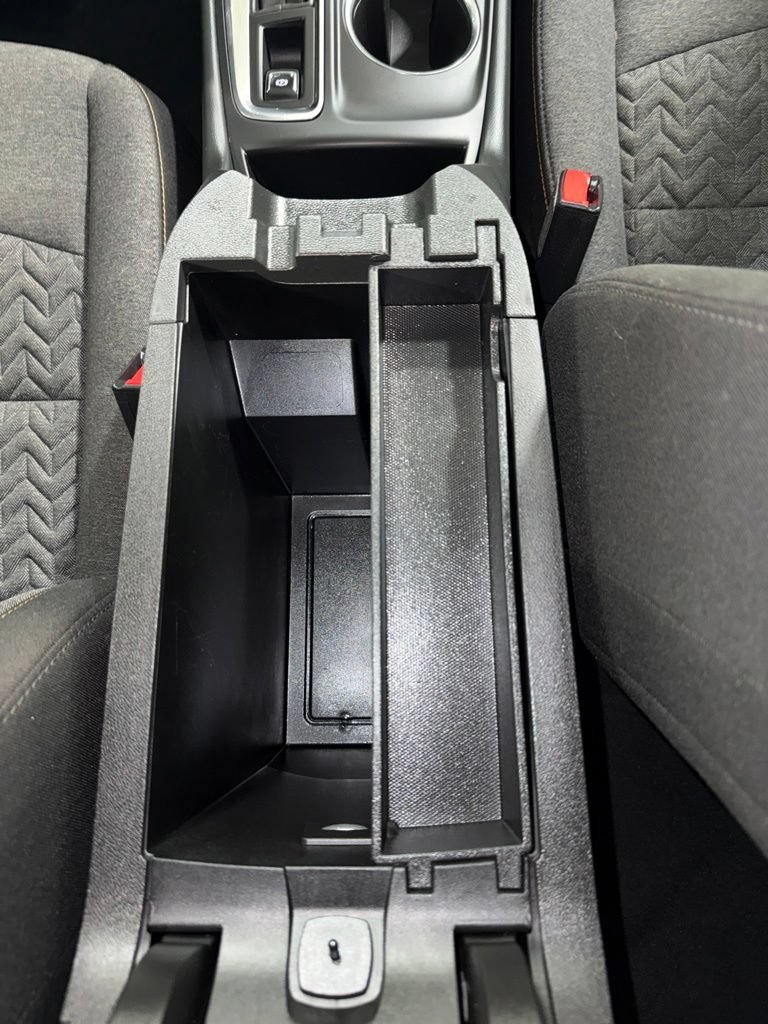 Used 2024 Chevrolet Equinox LT FWD image 27