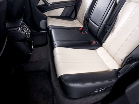 Used 2019 Bentley Bentayga image 24