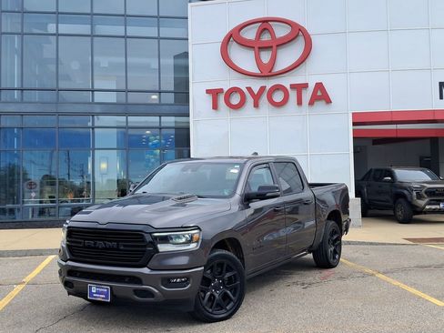 Used 2023 RAM 1500 Laramie AWD/4WD image 1