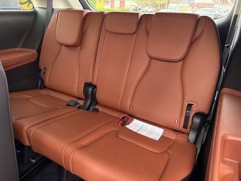 New 2026 Kia Carnival EX image 16