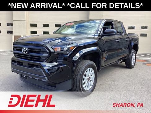 Used 2025 Toyota Tacoma SR AWD/4WD image 4