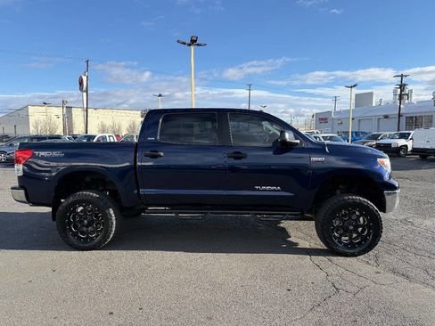 Used 2012 Toyota Tundra 4x4 CrewMax image 4