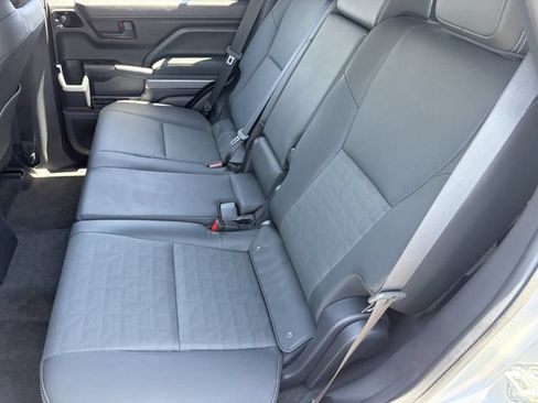 Used 2025 Toyota 4Runner TRD Off-Road Premium AWD/4WD image 18