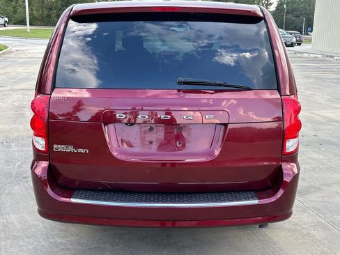 Used 2018 Dodge Grand Caravan SE w/ UConnect Hands-Free Group image 7