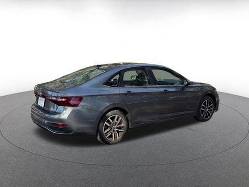 Used 2025 Volkswagen Jetta SE image 15