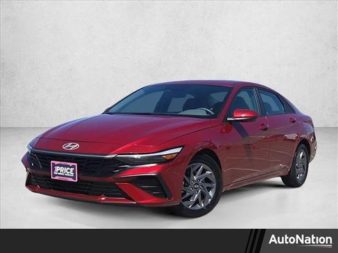 Used 2024 Hyundai Elantra SEL FWD image 1