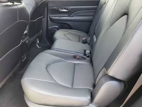 Certified 2024 Toyota Grand Highlander XLE image 17