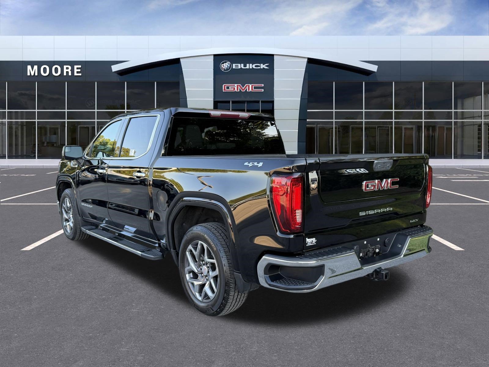 Used 2022 GMC Sierra 1500 SLT w/ SLT Convenience Package AWD/4WD image 5