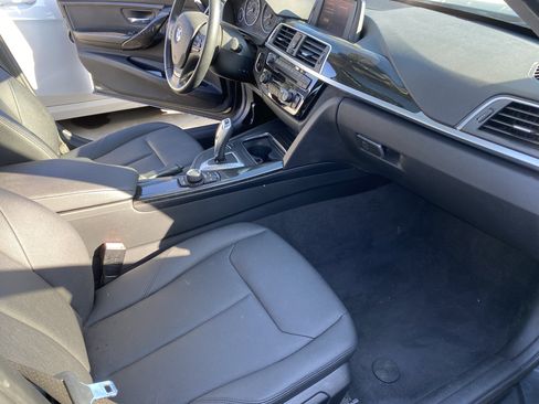 Used 2018 BMW 320i Sedan RWD image 24