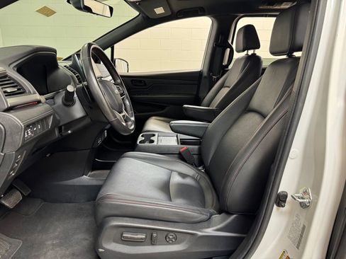Used 2025 Honda Odyssey Sport-L image 12