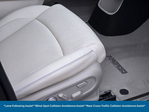 Used 2023 Genesis GV60 Advanced image 12