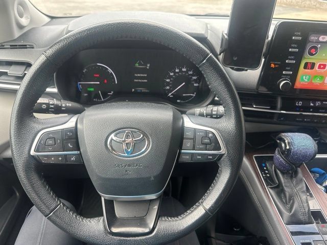 Used 2022 Toyota Sienna XLE w/ XLE Plus Package AWD/4WD image 10