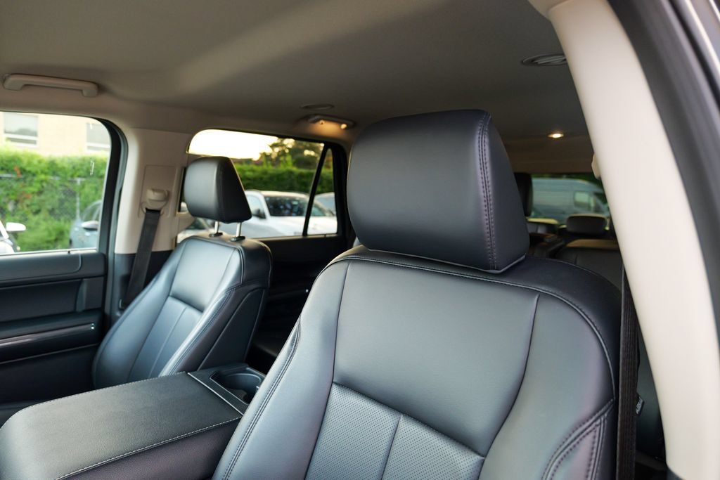 Used 2023 Ford Expedition XLT AWD/4WD image 21