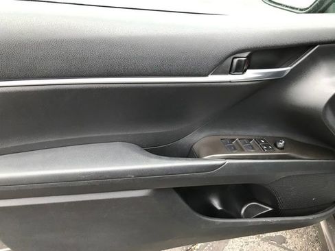 Used 2023 Toyota Camry SE image 13