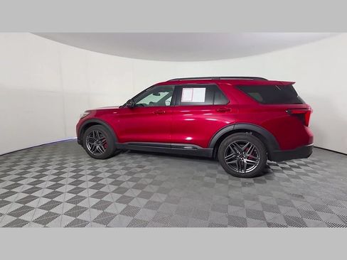 Used 2026 Ford Explorer ST-Line w/ ST-Line Street Pack RWD image 47