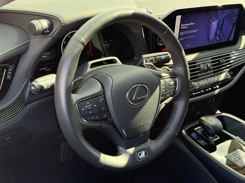 Certified 2025 Lexus LS 500 F Sport w/ Dynamic Handling Package image 19