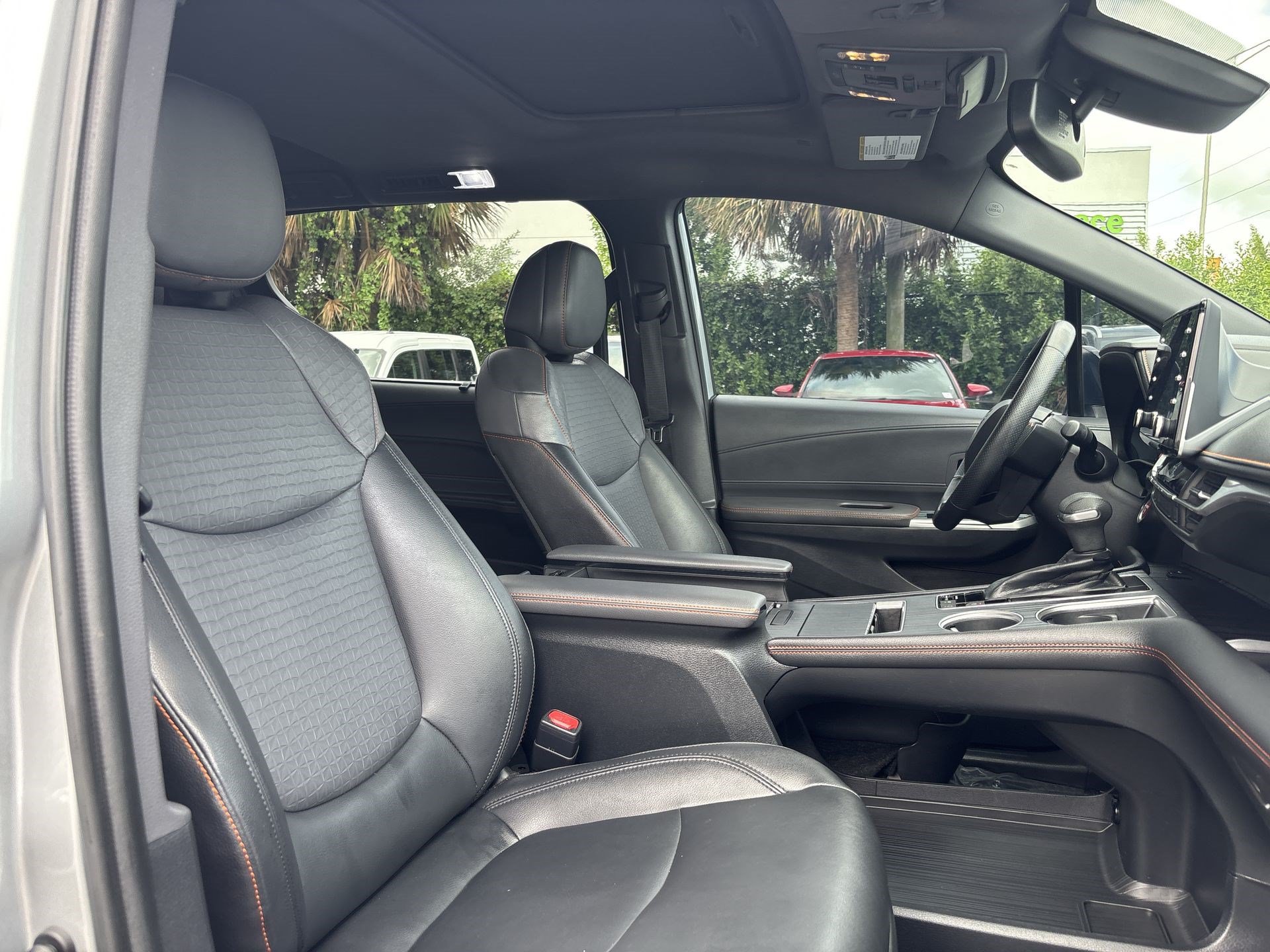 Used 2022 Toyota Sienna XSE FWD image 23