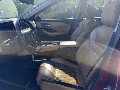 Used 2021 Nissan Rogue Platinum image 7