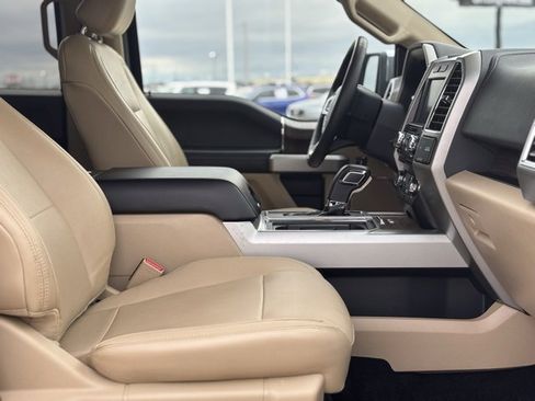 Used 2015 Ford F150 Lariat image 34