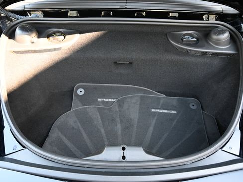 Used 2017 Porsche 718 Boxster RWD image 32