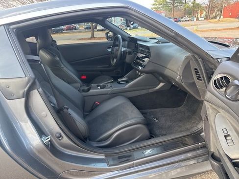 Used 2024 Nissan Z Performance w/ Floor Mat Package image 16