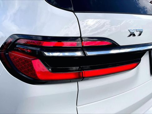 Certified 2025 BMW X7 M60i image 28