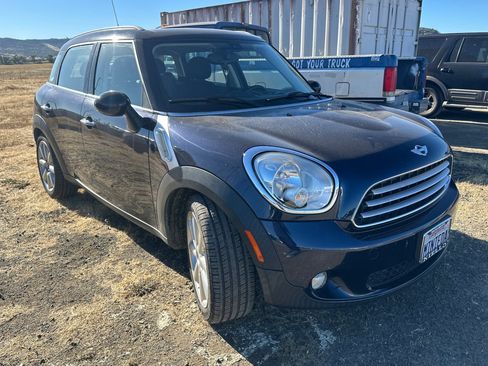 Used 2013 MINI Cooper Countryman FWD image 2