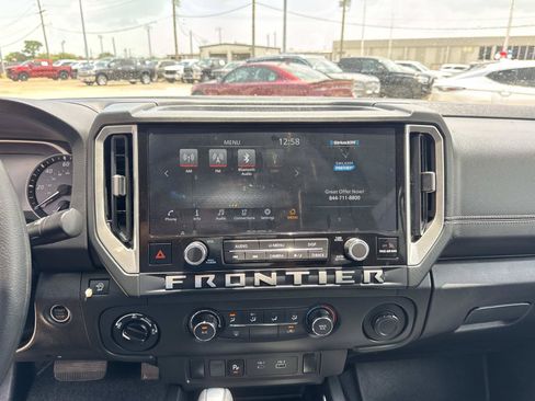 Used 2025 Nissan Frontier SV AWD/4WD image 24