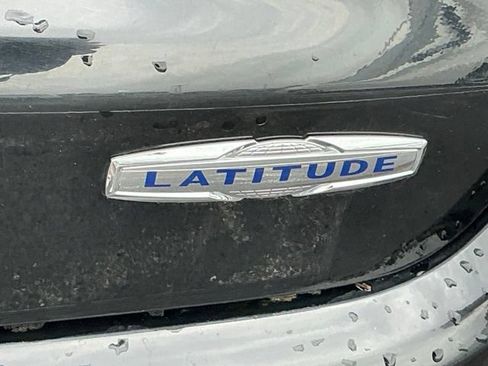 Used 2024 Jeep Compass Latitude AWD/4WD image 10