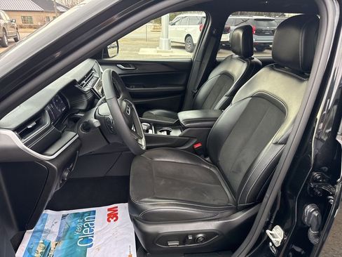 Used 2024 Jeep Grand Cherokee L Laredo image 8