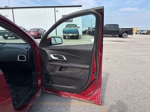 Used 2010 Chevrolet Equinox LT image 16