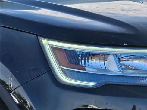 Used 2019 Ford Explorer XLT w/ Equipment Group 202A AWD/4WD image 4