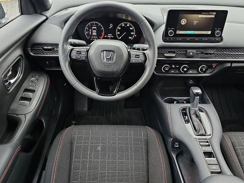 Used 2023 Honda HR-V Sport image 11