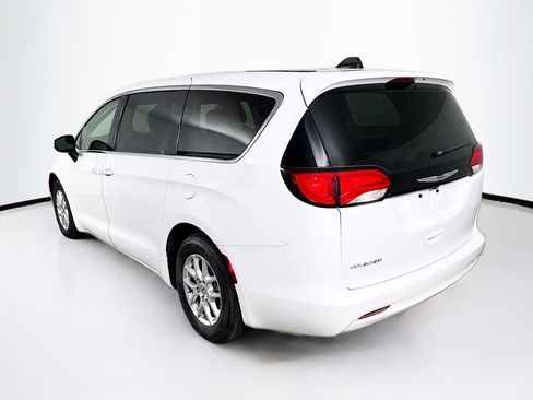 Used 2023 Chrysler Voyager LX image 30