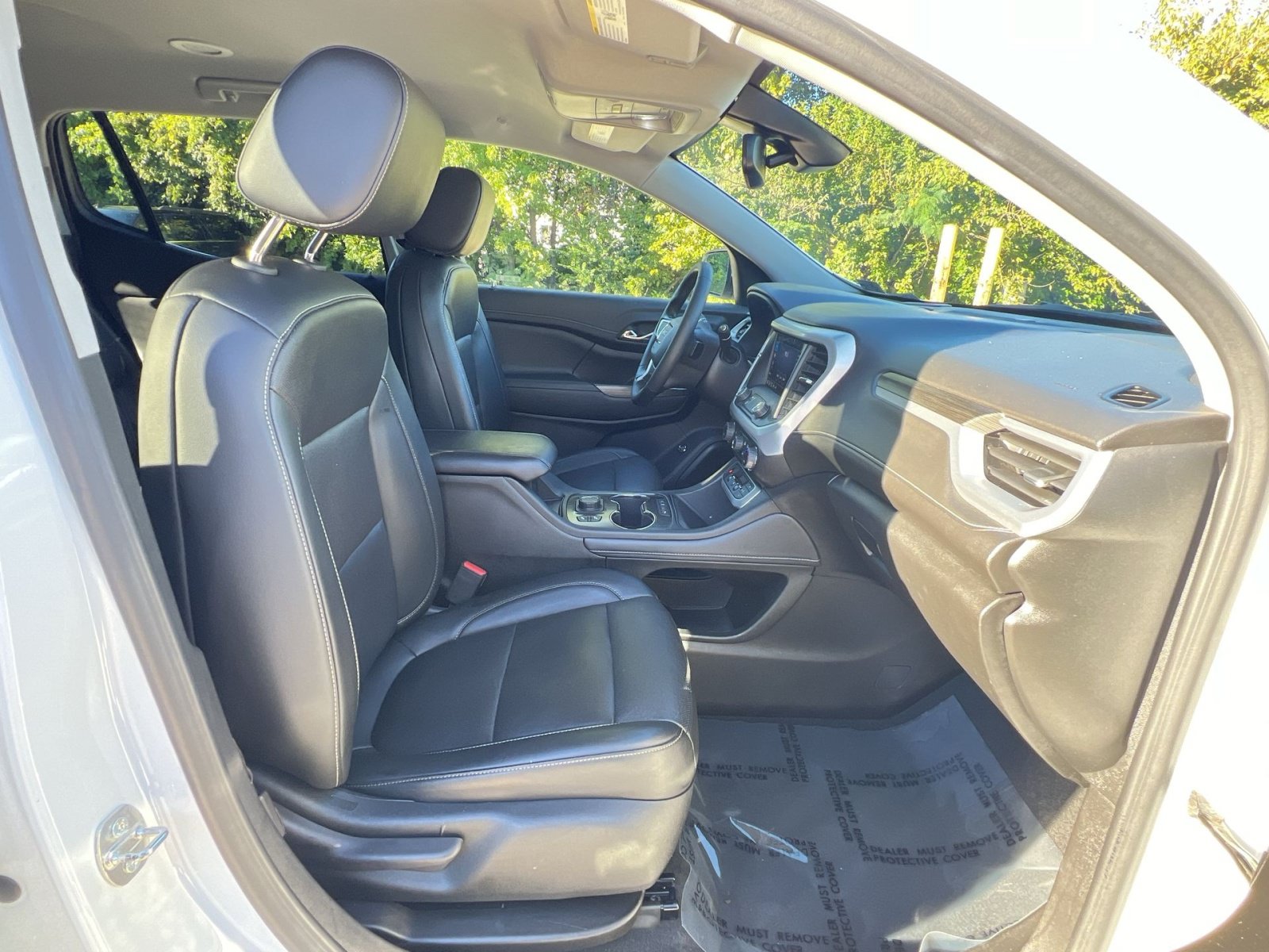 Used 2023 GMC Acadia SLT AWD/4WD image 29