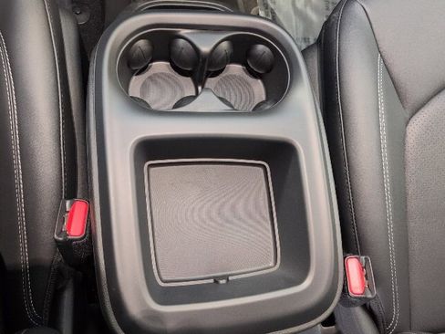 New 2026 Chrysler Pacifica Select image 24