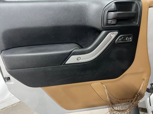 Used 2011 Jeep Wrangler Unlimited Rubicon w/ Dual Top Group image 18