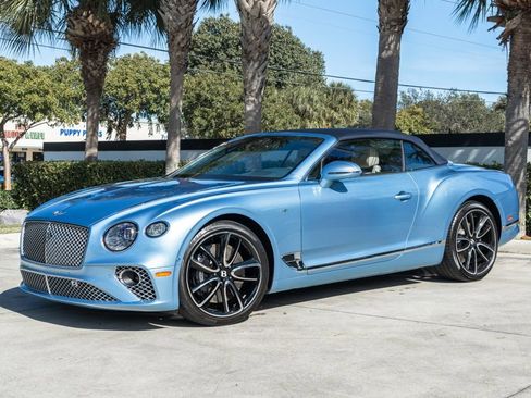 Used 2022 Bentley Continental GT image 3