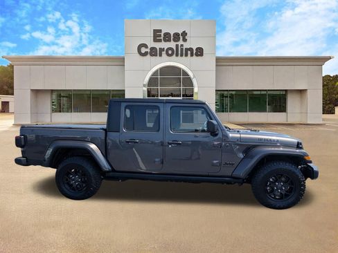 Certified 2024 Jeep Gladiator Sport AWD/4WD image 2