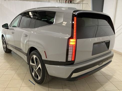 Used 2026 Hyundai Ioniq 9 Calligraphy image 3