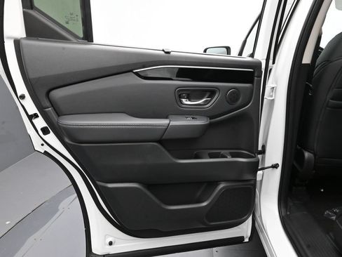 Used 2025 Honda Pilot Touring image 21