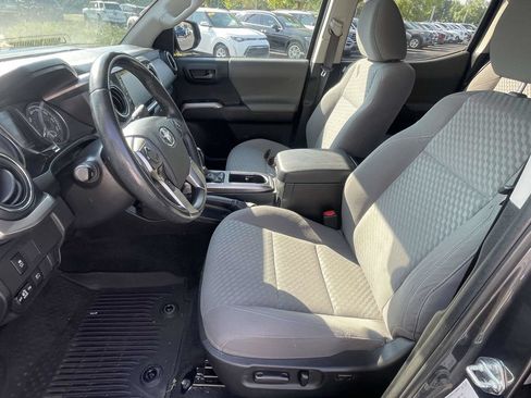 Used 2023 Toyota Tacoma SR5 RWD image 15