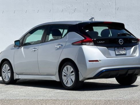 Used 2022 Nissan Leaf S FWD image 5